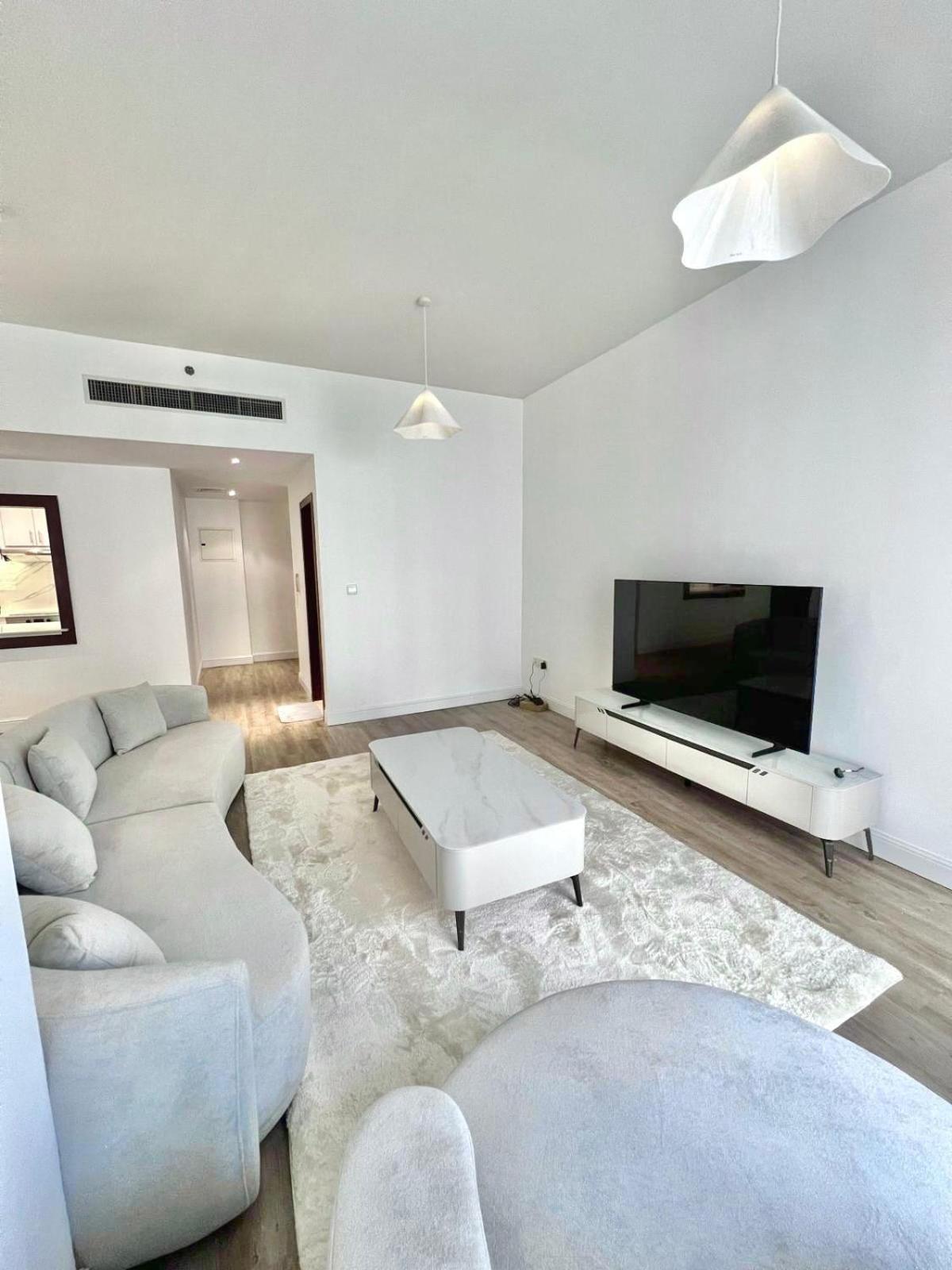 Apartment Jbr By Happy Season